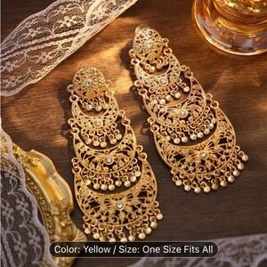 Elegant Gold Filigree Earrings